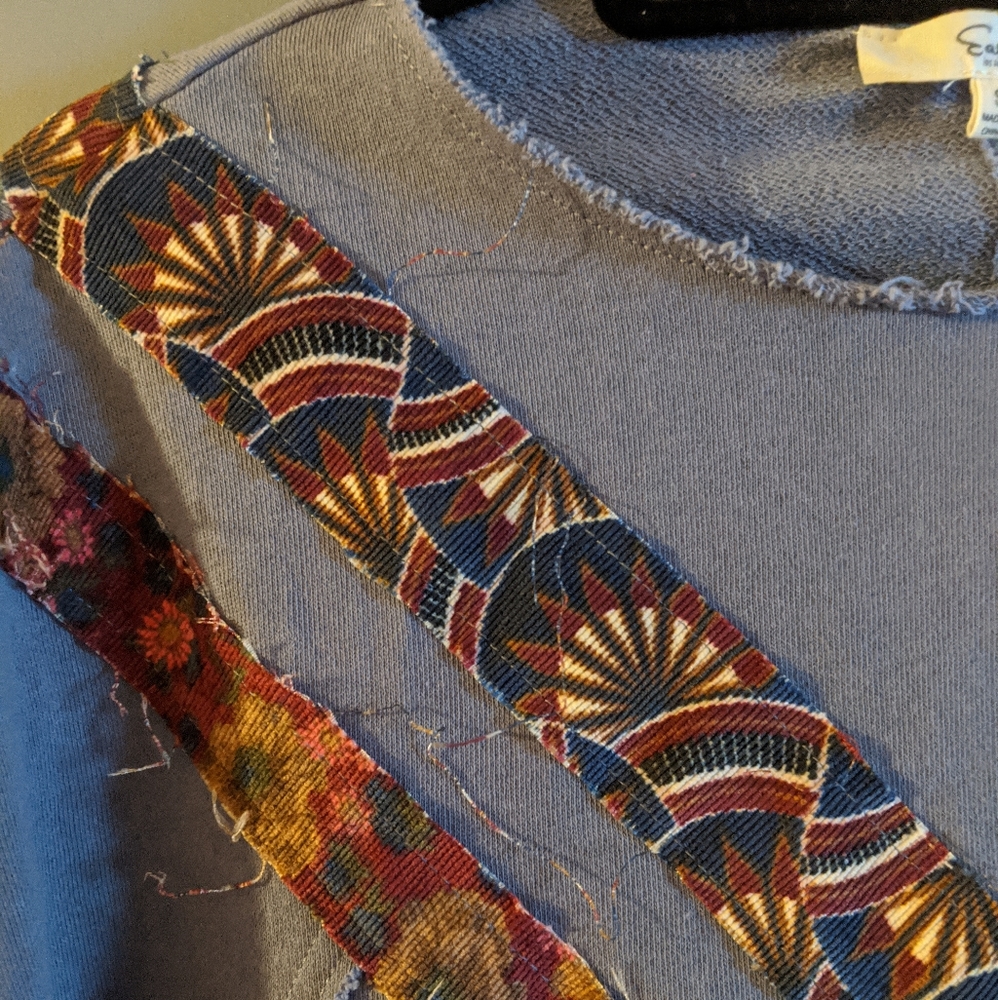 Vintage Style Pullover - Picture 4 of 4